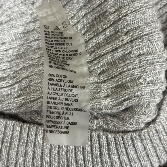 Allison Daley Light Gray Ribbed Knit Sweater with Shoulder Button Detail | Size - Picture 8 of 9